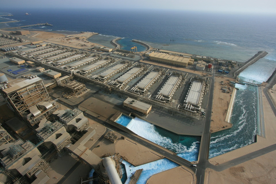 두산중공업에서 건설한 사우디아라비아 쇼아이바 해수담수화 플랜트 전경. [두산중공업 제공]