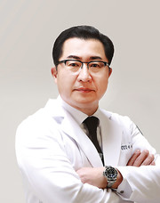 김수원 갑을장유병원장(의학박사·정형외과 전문의)