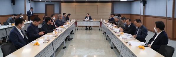 11월 18일 11대 집행부가 기계설비건설회관에서 시도회장 회의를 개최했다.