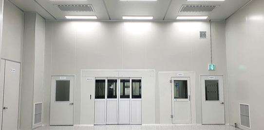 파이런텍이 설계, 시공한 ㅇㅇ현장의 클린룸 내부.